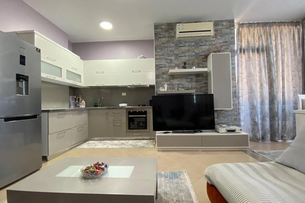 Sea Scape Apartment Vlorë Eksteriør billede